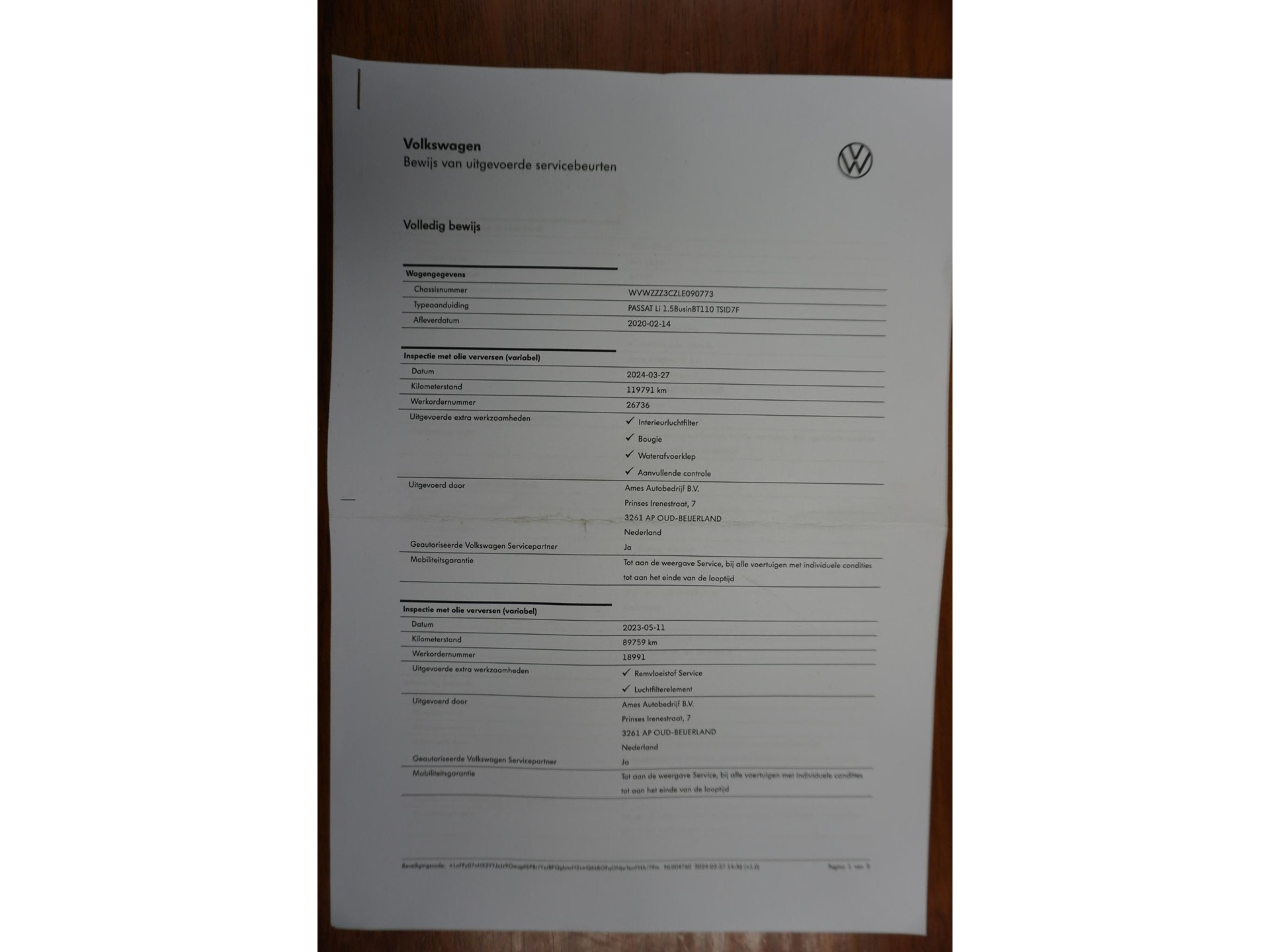 42293003-4.jpg