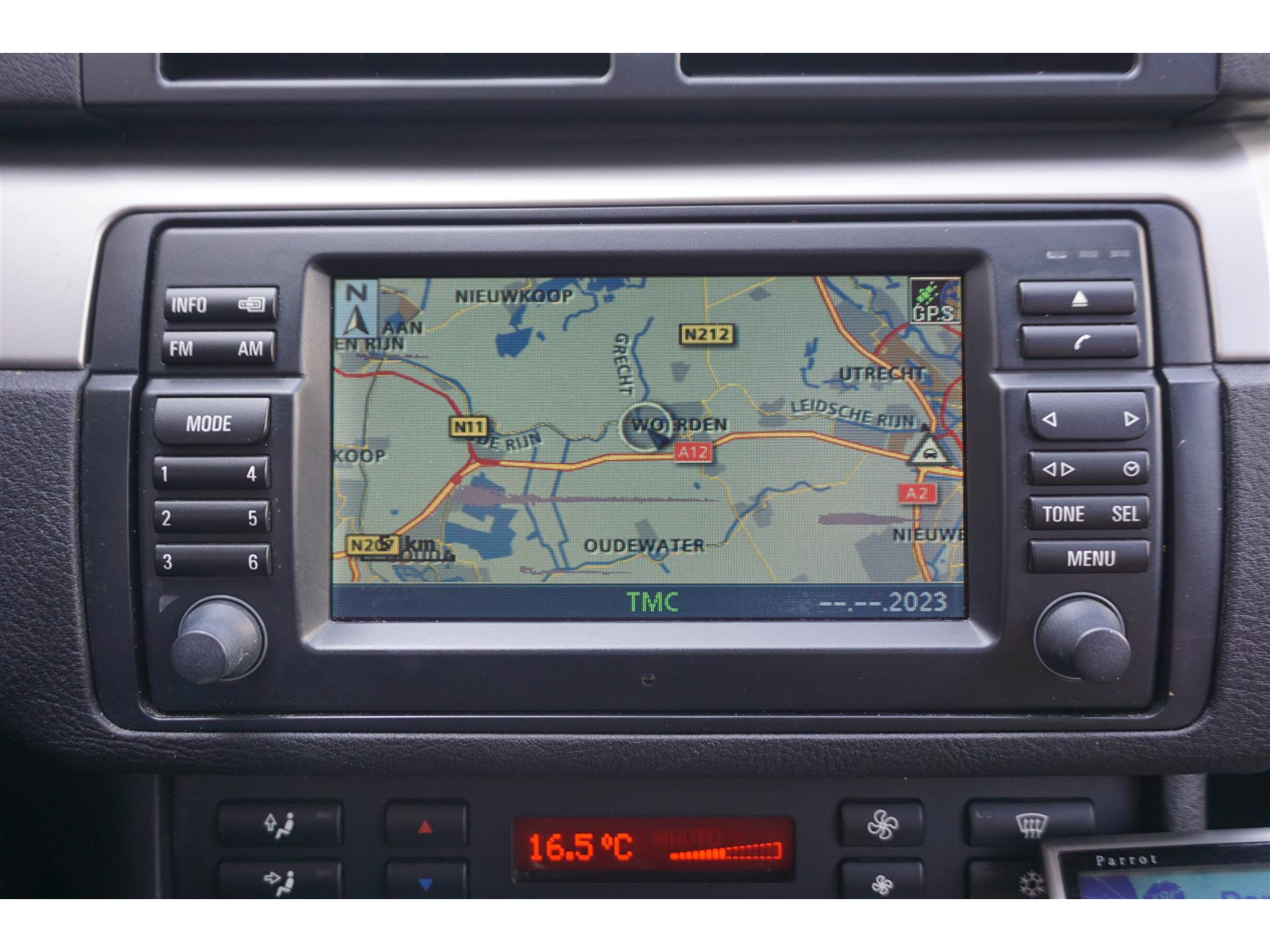44704147-10.jpg