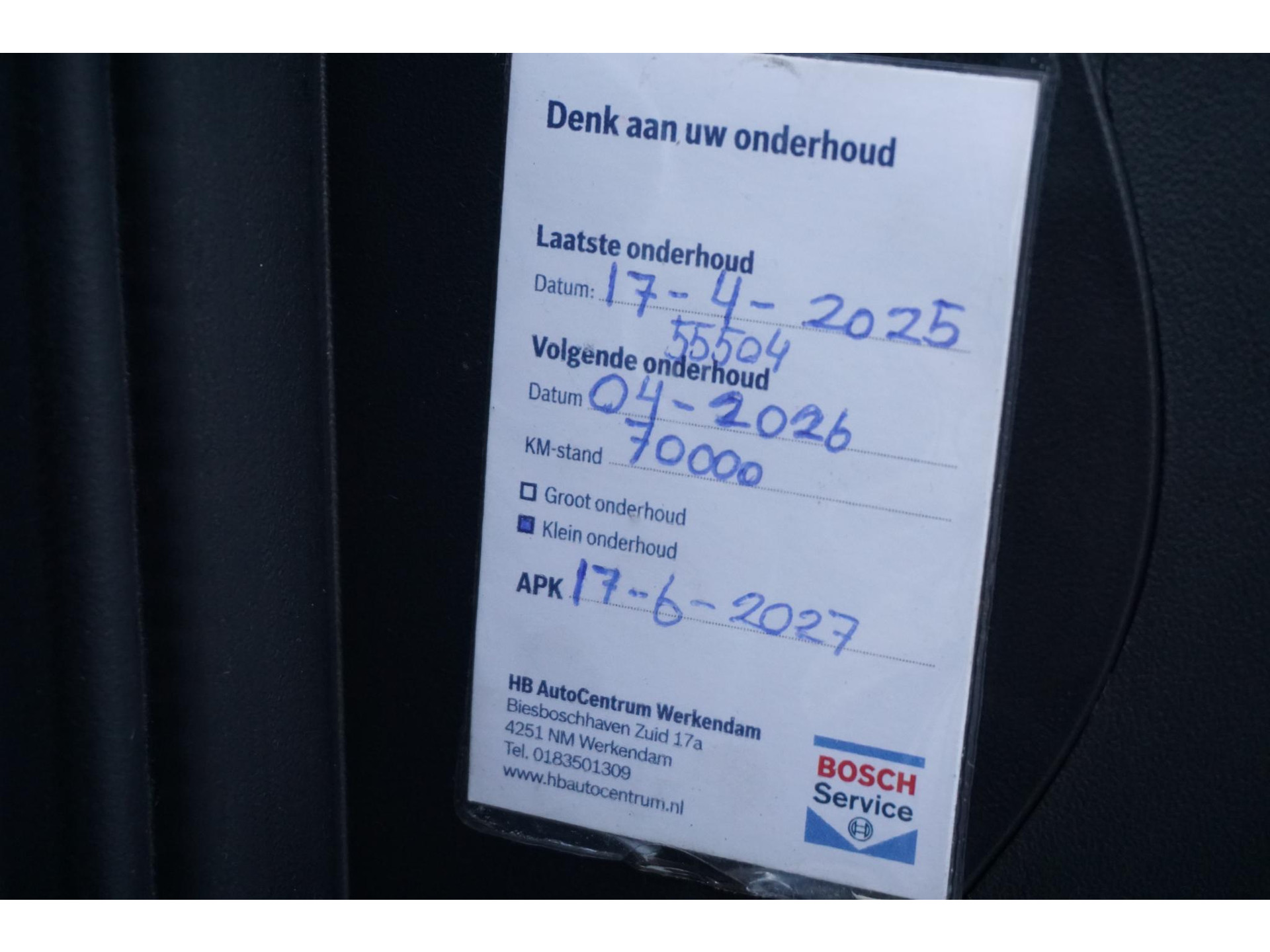 47788260-4.jpg